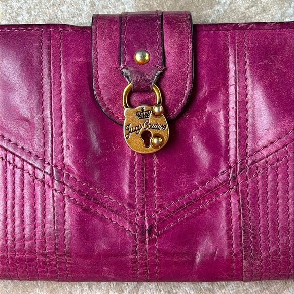 Vintage Juicy Couture Genuine Leather Magenta Bifold Snap Close Wallet w/ Locket - Picture 2 of 16